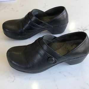 Women’s Dansko shoes